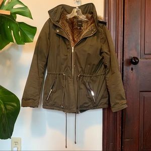 Olive green faux fur lined winter coat with detachable hood size L